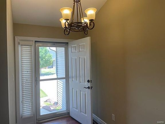4th image of 3137 Park Place Dr