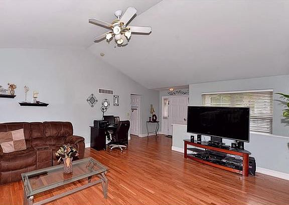 2nd image of 4014 Fawn Hollow Dr