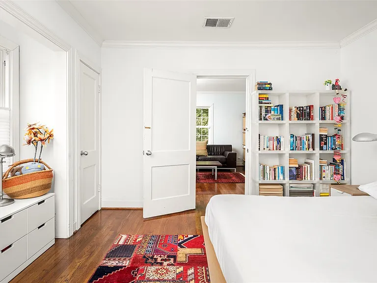 2120 Quenby St — Photo 32