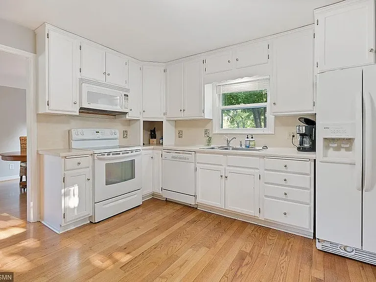 5524 Warwick Pl — Photo 6