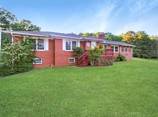 201 Valley View Rd, Dover, TN 37058