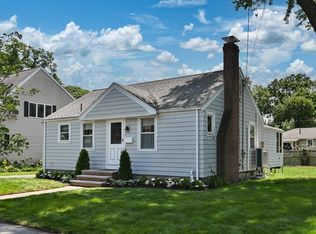17 Foster Dr, Beverly, MA 01915