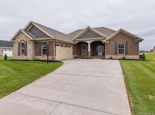 3103 Crystal Lake Dr, Jeffersonville, IN 47130