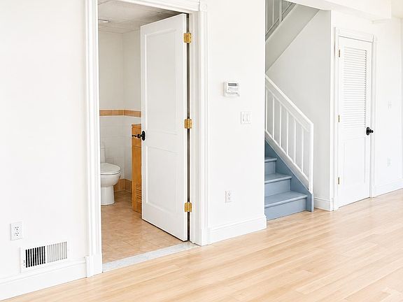 5th image of 300 Communipaw Ave APT 302