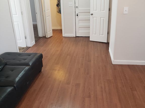 4th image of 822 E Hyde Park Blvd Unit 1