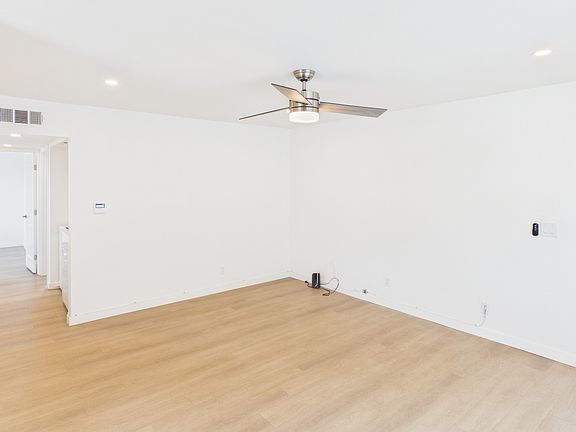 2nd image of 4027 34th St APT 11