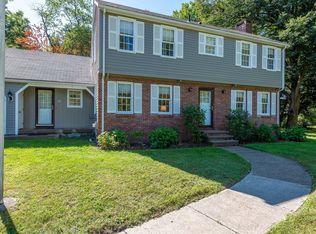 120 Rolling Ridge Rd, Amherst, MA 01002