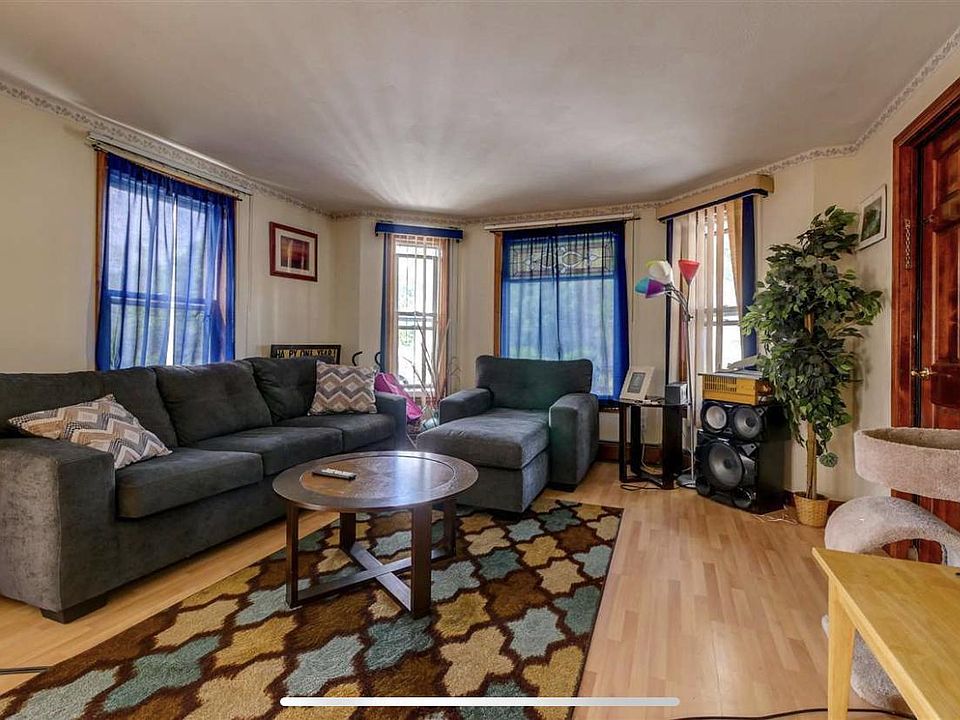 1st image of 92 Cumberland St #1
