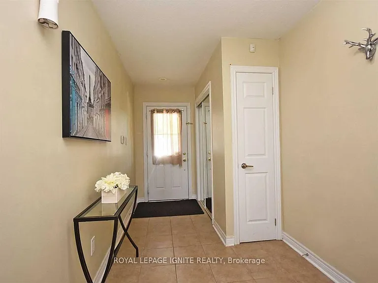 40 Cedar Lake Cres — Photo 6