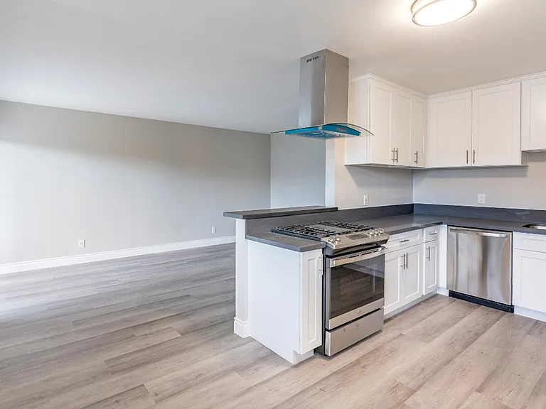 1345 N San Gabriel Ave — Photo 5