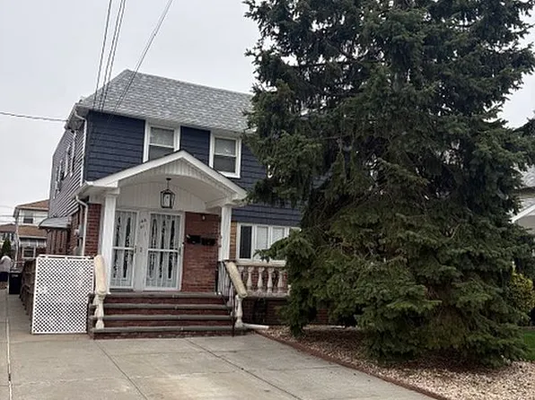 15551 Huron St, Howard Beach, NY 11414