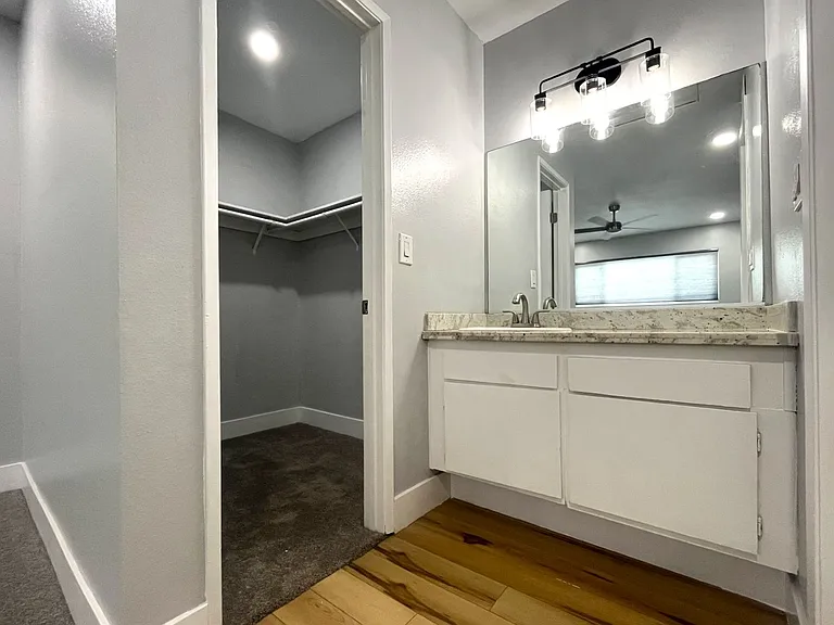 RV T 1708 — Photo 21