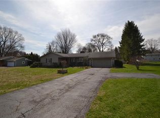 245 Birch Ln, Webster, NY 14580