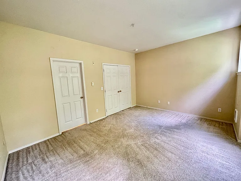 1800 NE 40th St #A6 — Photo 8