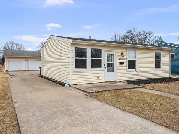 2027 N Michigan Ave, Davenport, IA 52804