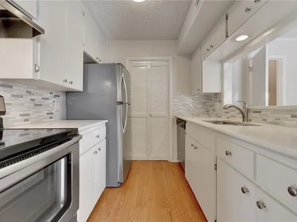 6718 Silvermine Dr APT 201, Austin, TX 78736