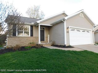 2520 Arbor Forest Dr, Lansing, MI 48910