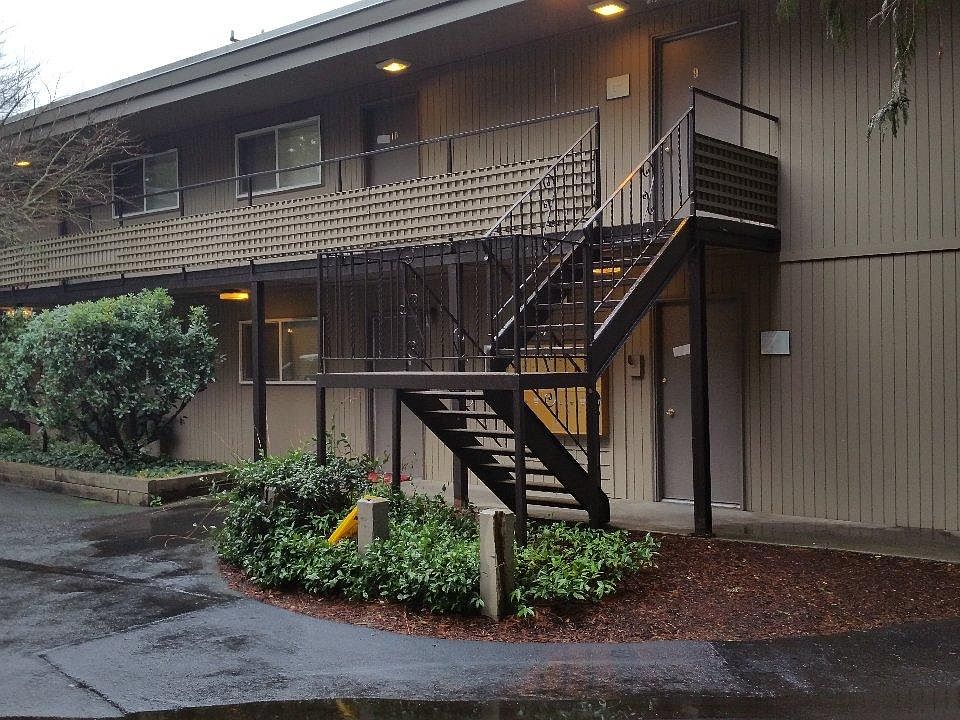 1st image of 12536 Greenwood Ave N APT 5