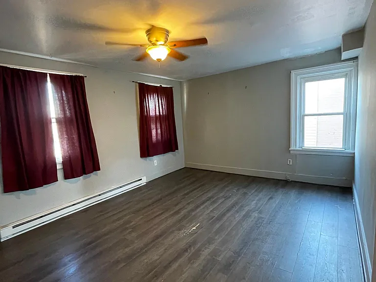 171 Eagle St #2 — Photo 3