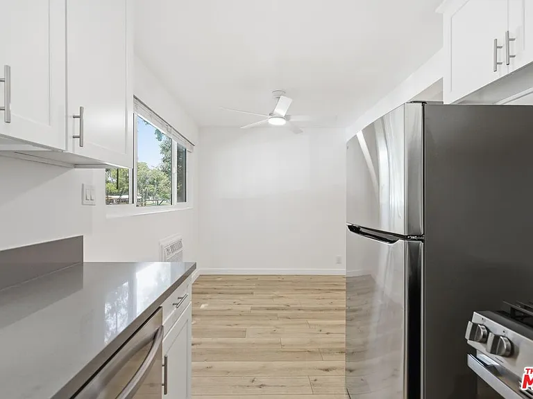 4916 Hazeltine Ave #2 — Photo 8