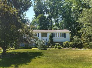 21 Cottonwood Ct, Bardonia, NY 10954