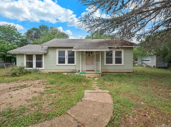 411 CYPRESS ST, Bandera, TX 78003