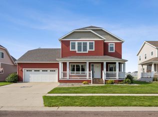 4905 38th Ave S, Fargo, ND 58104