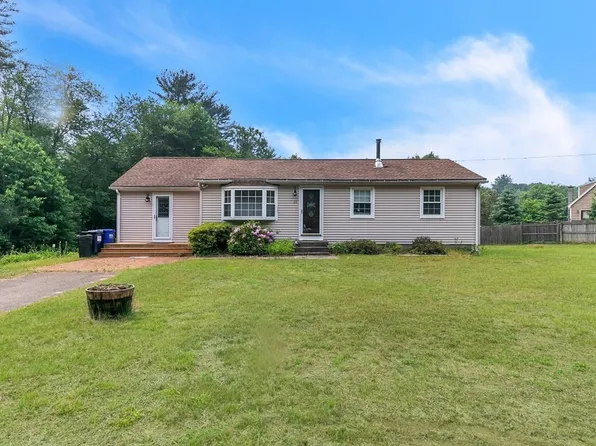 22 Clearbrook Dr, Belchertown, MA 01007