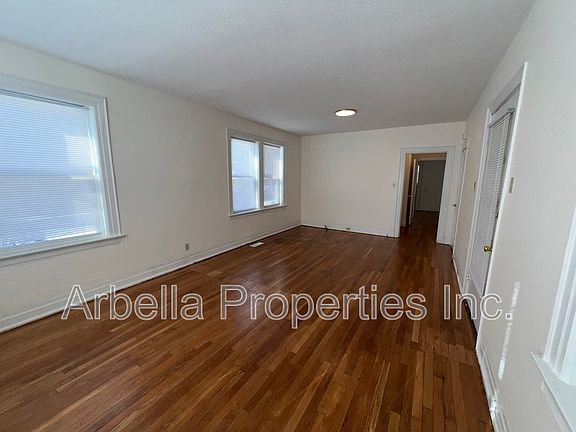 4th image of 707 E Unaka Ave APT 1