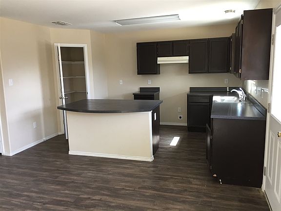 2nd image of 4425 Mercedes Dr