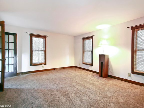 3rd image of W210N10975 Mountbrooke Dr