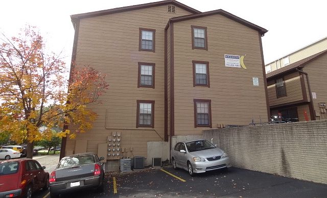 2nd image of 112 E Wood St #13