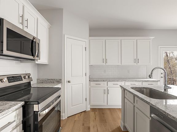 2nd image of 735 Old Stagecoach Rd