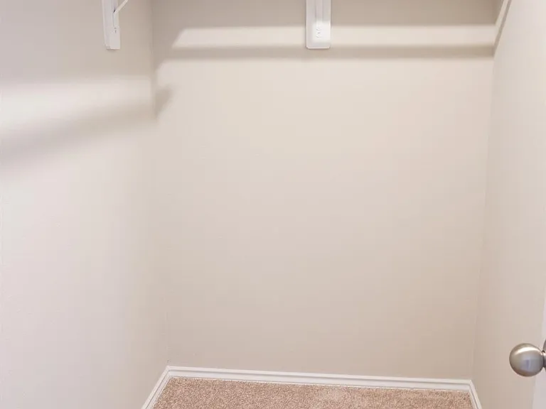 15810 Perthshire Creek Dr — Photo 16