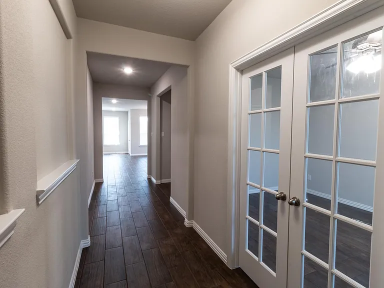507 Reatta Dr — Photo 7
