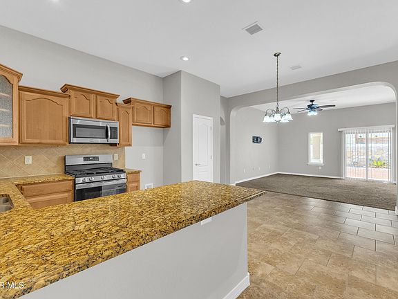 3rd image of 14350 N Cave Dr