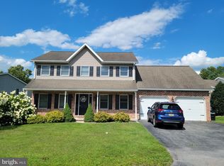 3472 Turnberry Dr, Chambersburg, PA