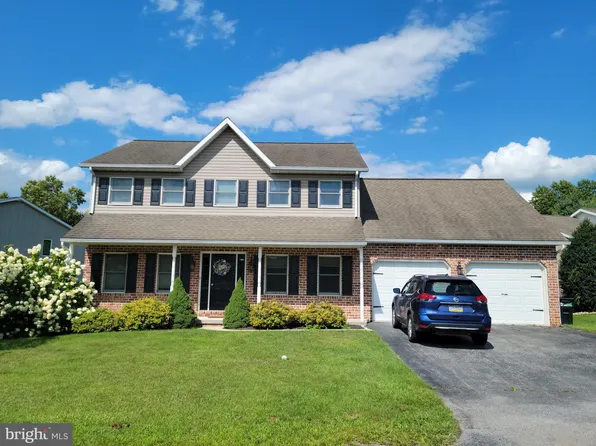 3472 Turnberry Dr, Chambersburg, PA 17202