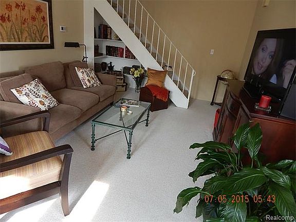 5th image of 39724 Village Wood Cir #379