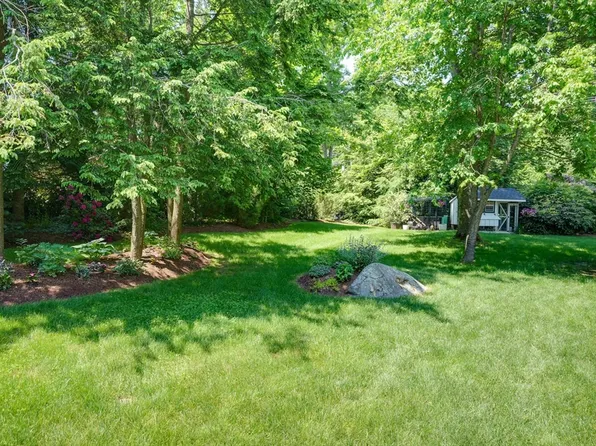 1 Huckleberry Ln, Acton, MA 01720