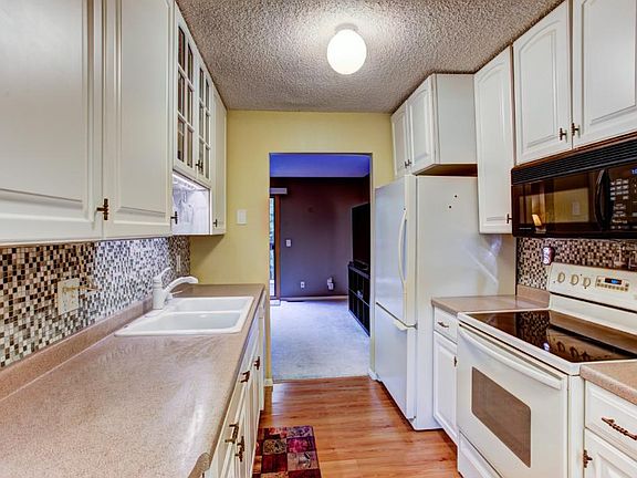 5th image of 75 River Woods Ln