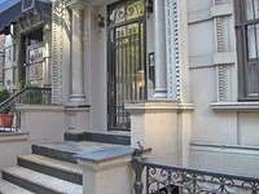 Rented by Peter Ashe | media 44