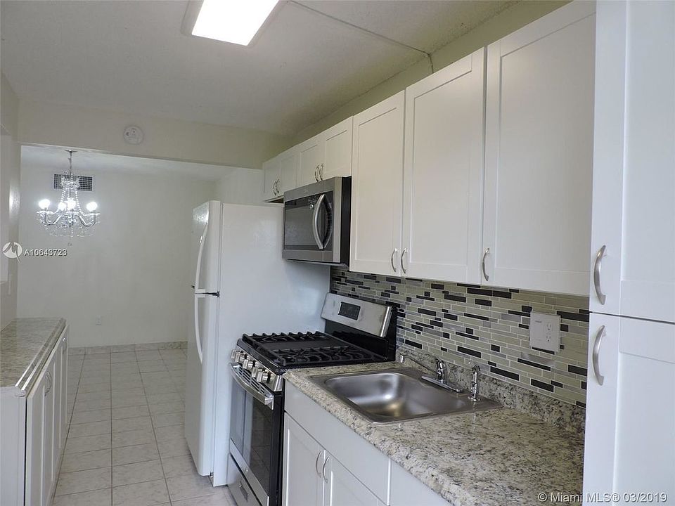 1st image of 20230 NE 2nd Ave APT U15