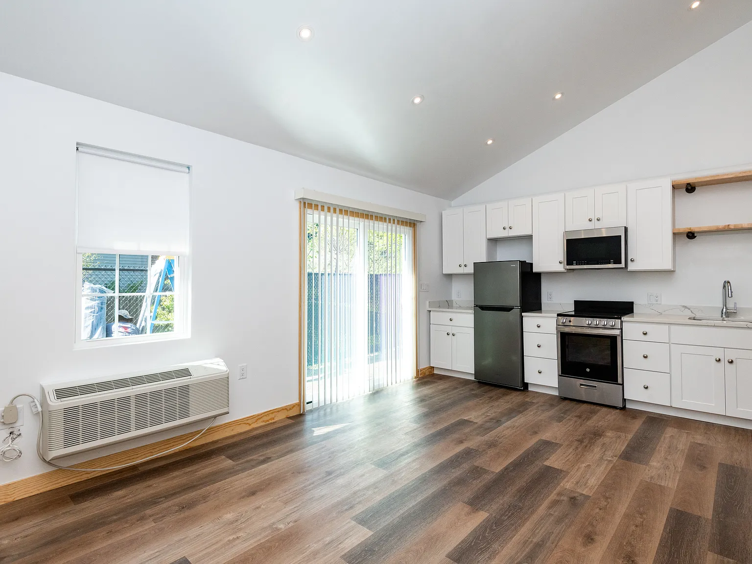 1 bed, 417 sqft, $1,750 — Photo 4