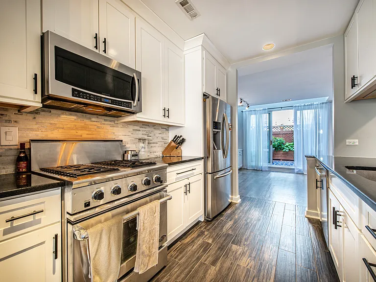 2707 N Halsted St #3 — Photo 3