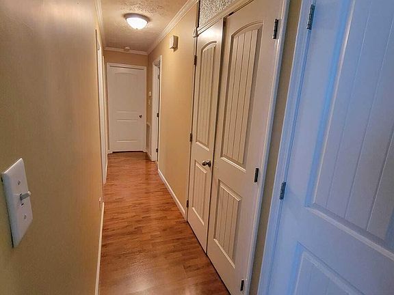 5th image of 3709 Vienna Dr