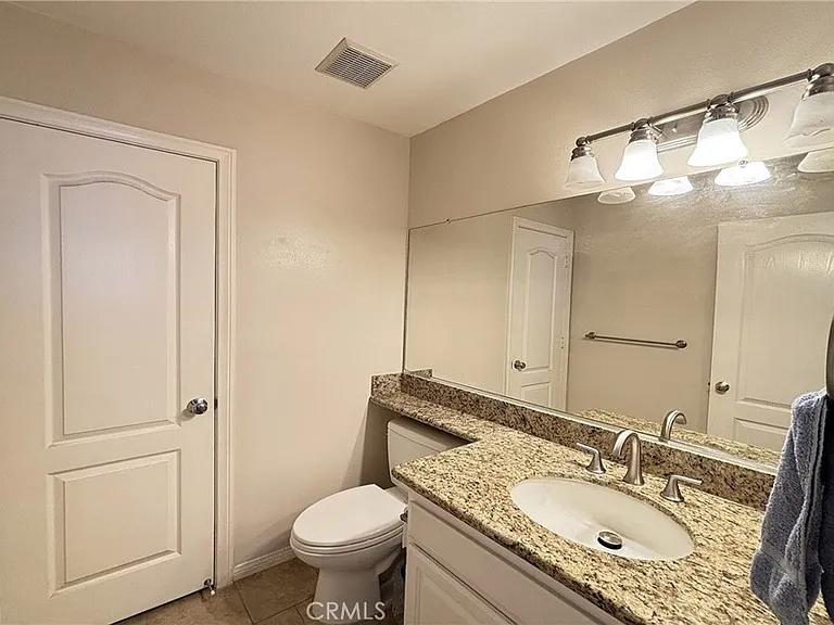 2211 Dufour Ave #B — Photo 27