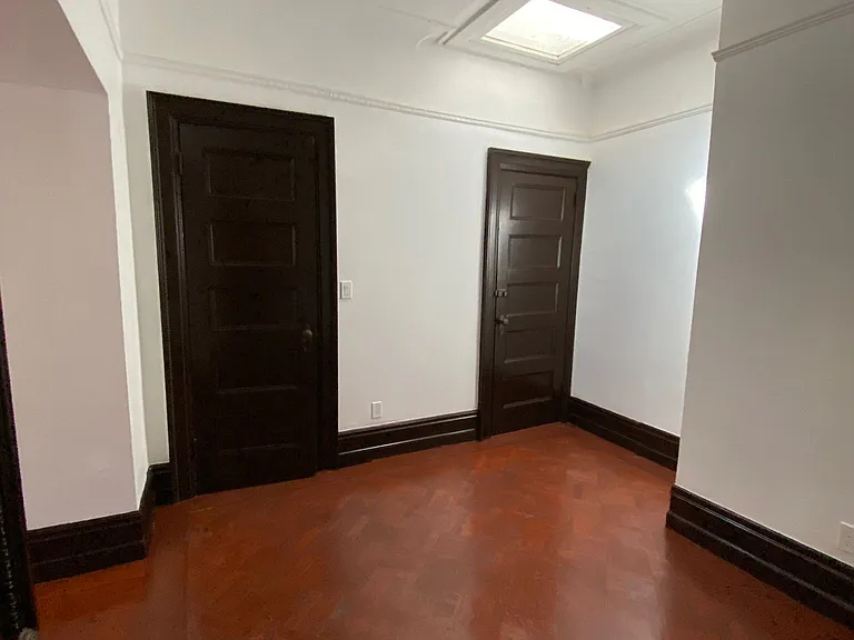 696 Park Pl #3 — Photo 8