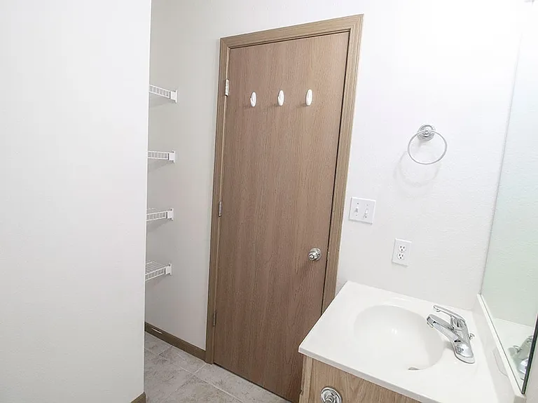 2119 Ballenger Ln — Photo 32