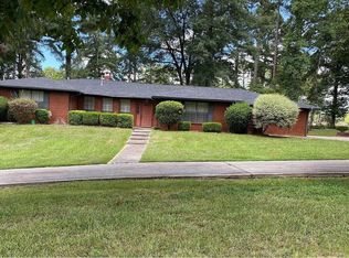 1112 Country Club Dr, Hope, AR 71801